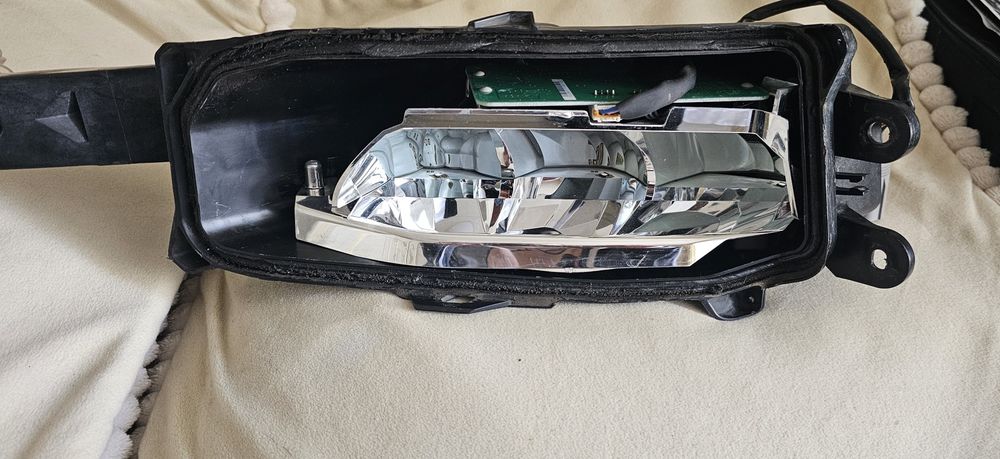 Оригинальные противотуманки Lexus  NX 300