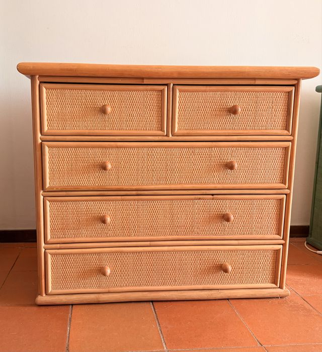 Comoda, mesa cabeceira e espelho