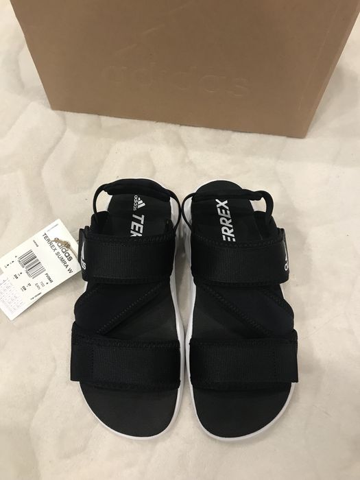 Продам жіночі спортивні босоніжки ADIDAS