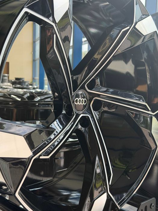 Felgi aluminiowe Audi 23 cale Q8 SQ8 Q7 SQ7 czarno srebrne
