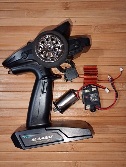 Odbiornik i  nadajnik RC 2.4 Ghz