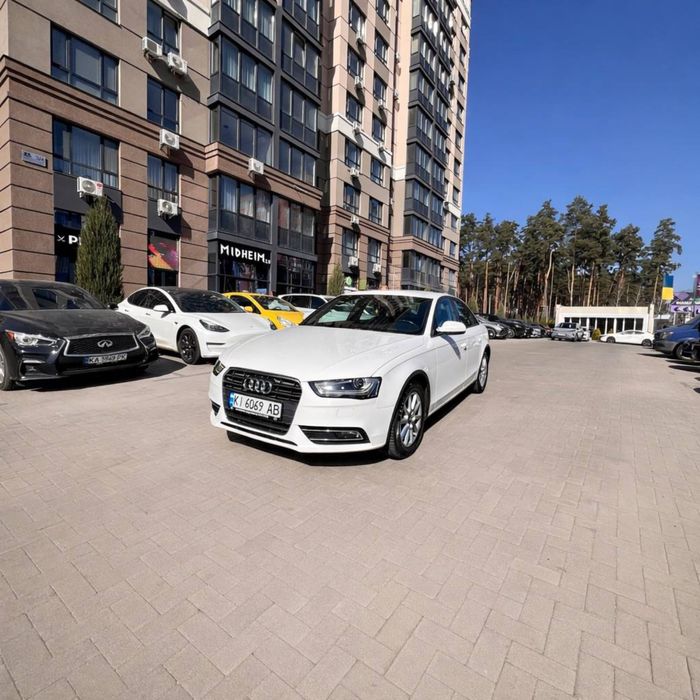 Продам свою автівку Audi A4 2014