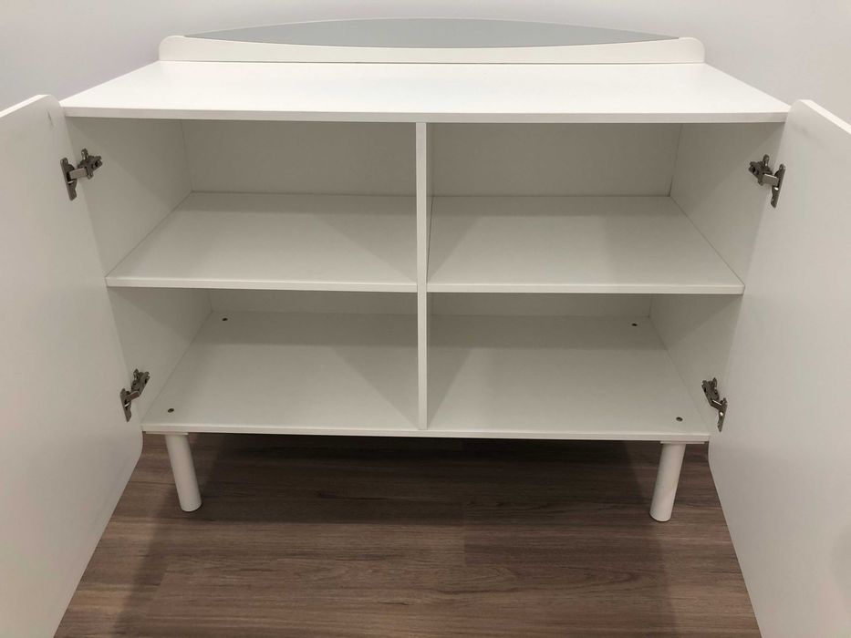 Armário + Cómoda com Muda Fraldas + Modelo Hada da Marca Trama