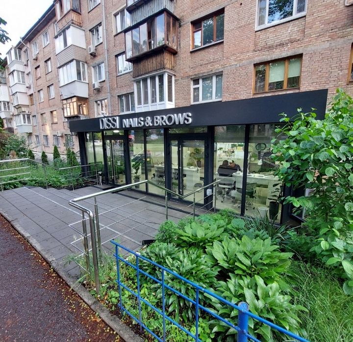 Аренда коммерческого фасадного помещения 54 м²ул.Неманская 2  Печерск!