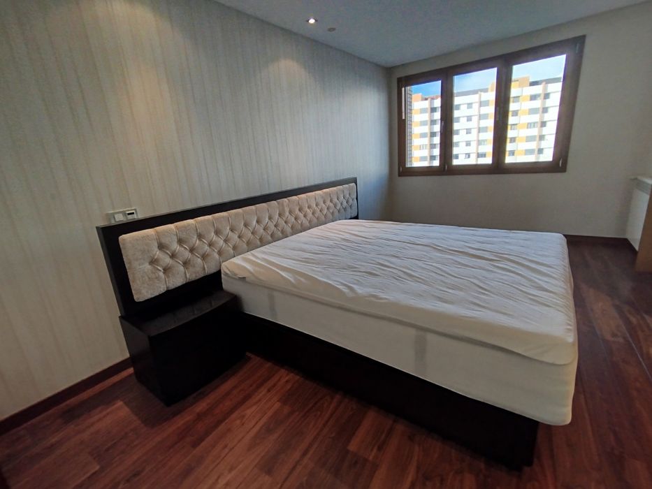 Cama de casal de madeira escura excelente estado