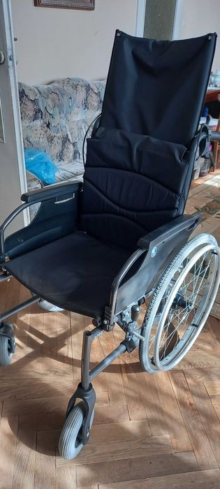 wózek inwalidzki specjalny D200-30 stopni, niewiele używany, stan b. dobry,dodatkowe hamulce ręczne
