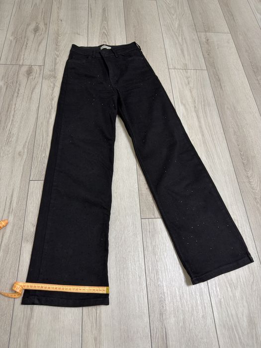 Стильні чорні жіночі джинси  зі стразами