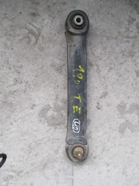 Braço de suspensão trás esquerdo MERCEDES-BENZ 190 (W201)