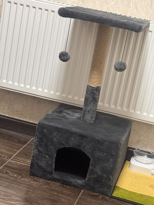 Продам домик с когтеточкой