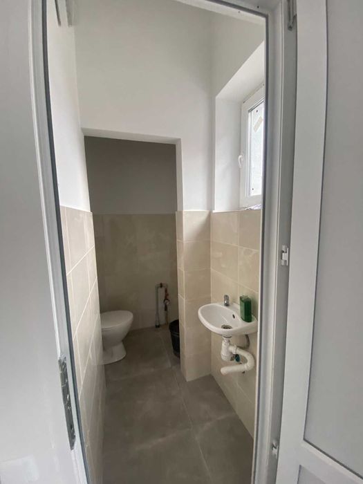 Продаж приміщення  в  с.м.т Меденичі