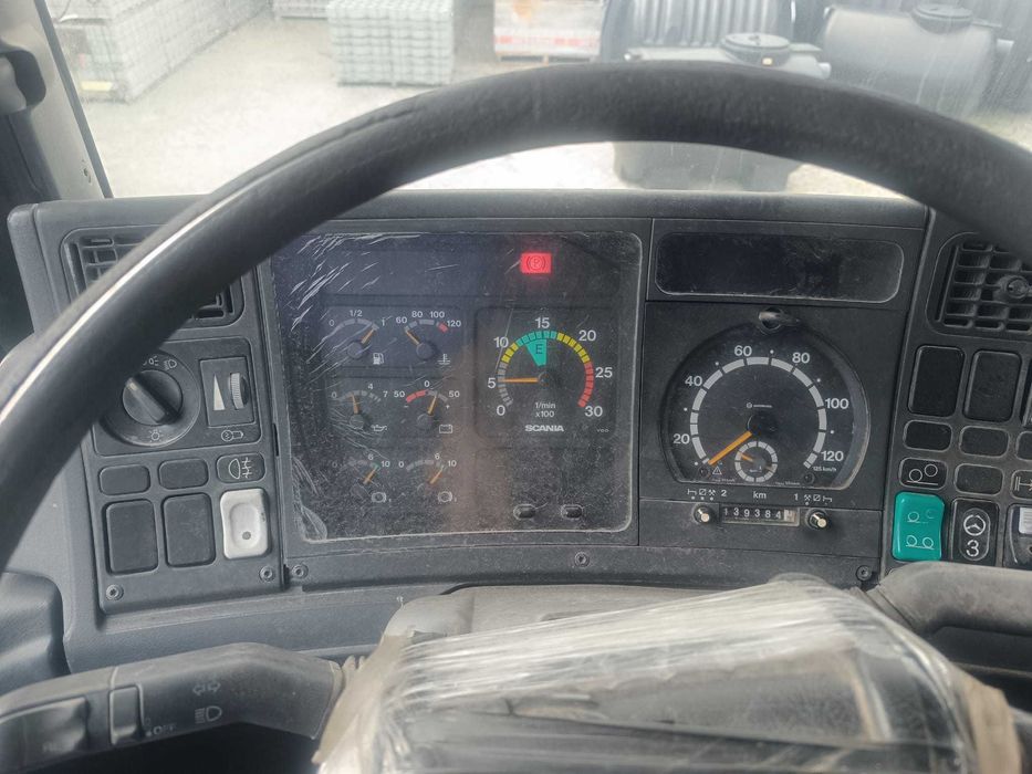 Scania 8x2  340cv 4 eixos