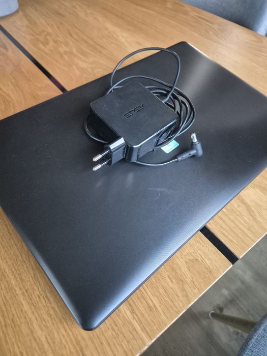 Laptop Asus R513C - na części