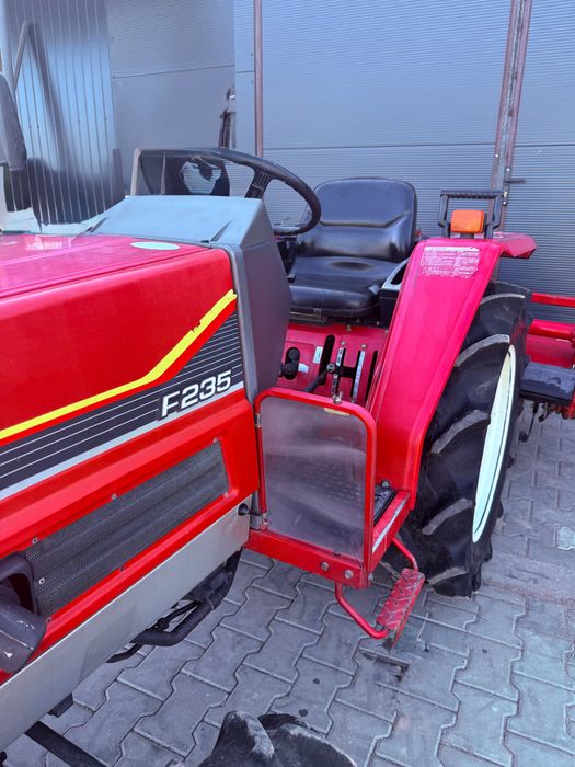 Traktor Yanmar F235 4X4
