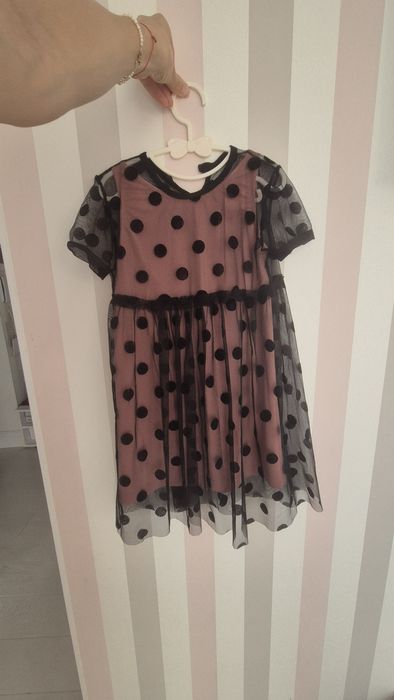 Нарядна сукня на дівчинку