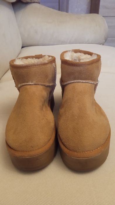 Продається зимові угги