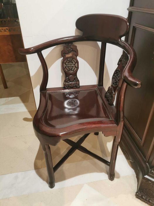 Par de cadeiras de canto ou de secretária