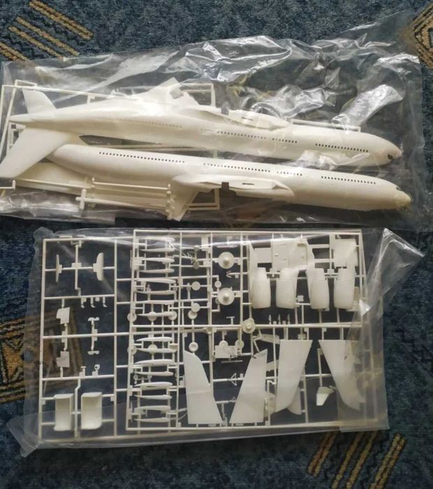 Модель самолёта Airbus a330 Revell 1:144