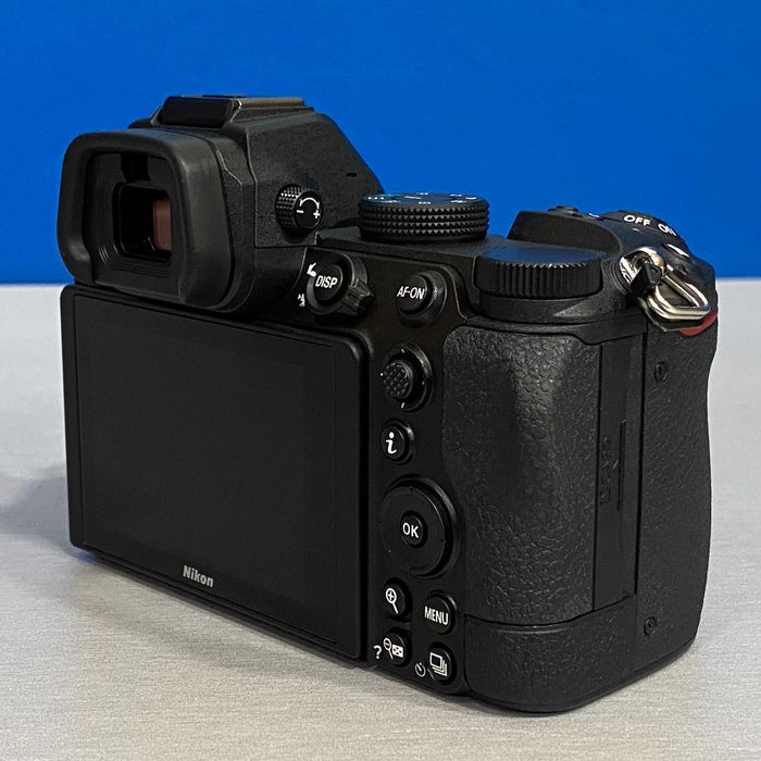 Nikon Z5 (Corpo) - 24.3MP