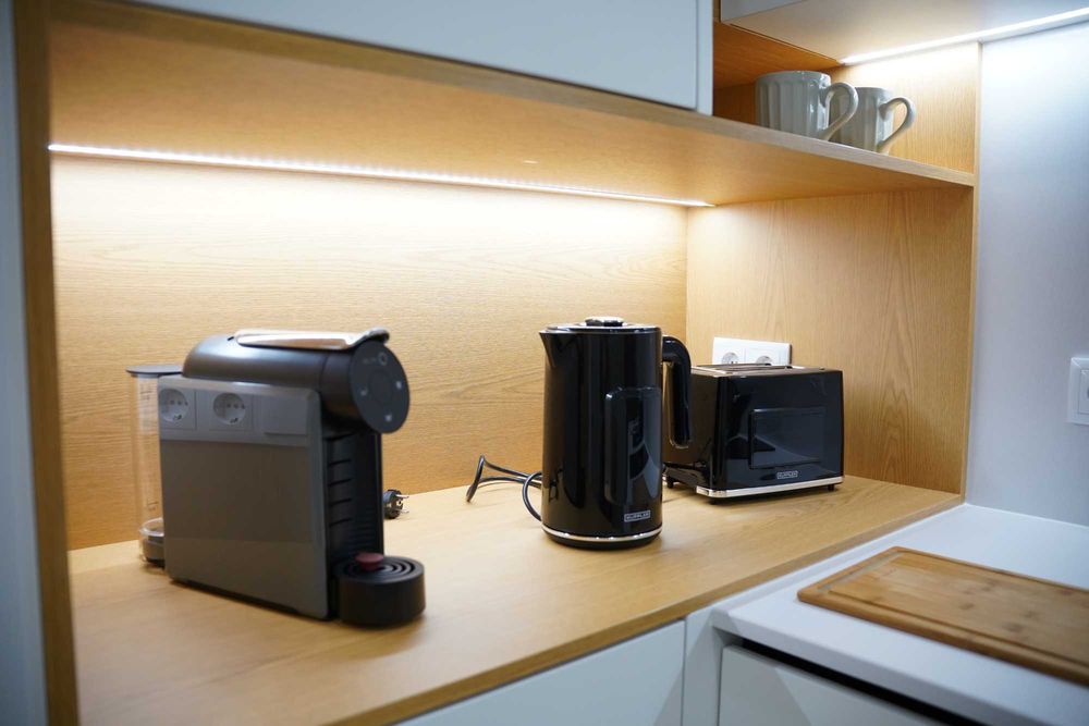 Arrendamento de Estudio T0 na zona da Trindade- Porto, novo, ultimo piso, completamente equipado e climatizado com vistas para a cidade.