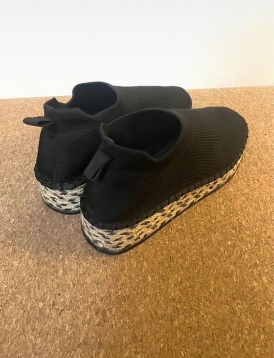 Espadryle na koturnie, czarne, materiałowe buty damskie Reserved 38