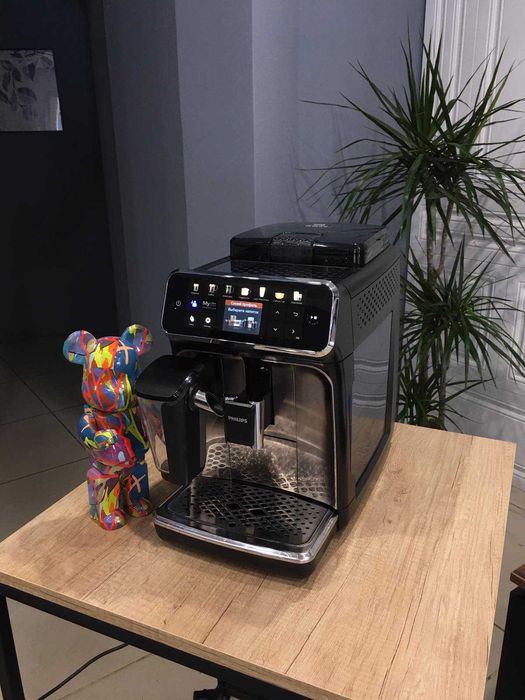 Кавоварка кавомашина Philips Latte Go серії 5400