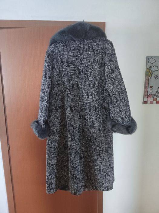 Пальто жіноче на зиму.  Верх - Лама, Ворот та рукава - Песець.