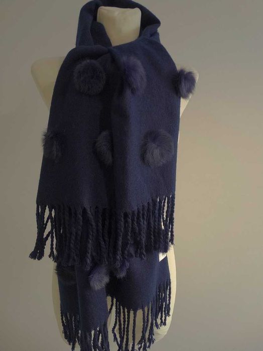 Szal z Wełny Pashmina Duży Zdobiony Wełną Królika Granatowy Kolor