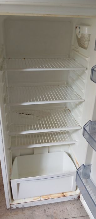 Холодильник, який працює