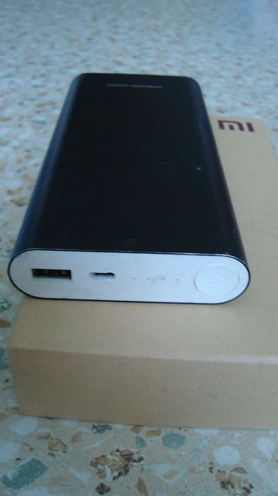 Вживаний павербанк XIOMI