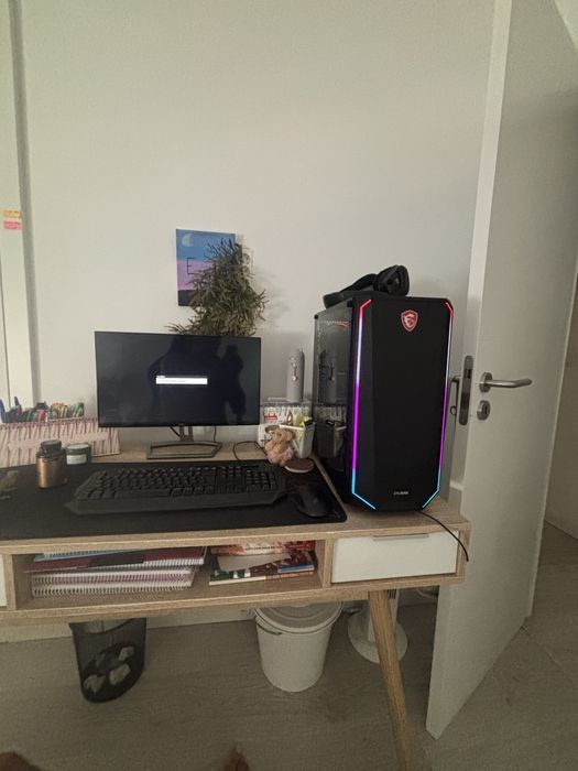 Pc gamer setup  top