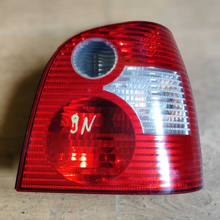 Volkswagen Polo 9N - Lampa prawy tył