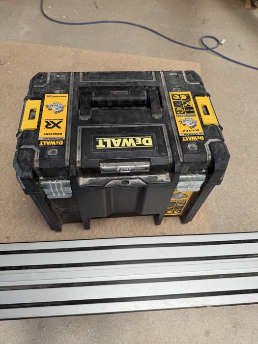 Serra circular Dewalt DCS572NT 18V