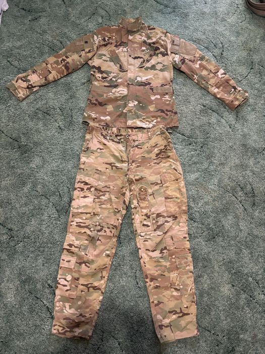 Продам комплект форми , костюм