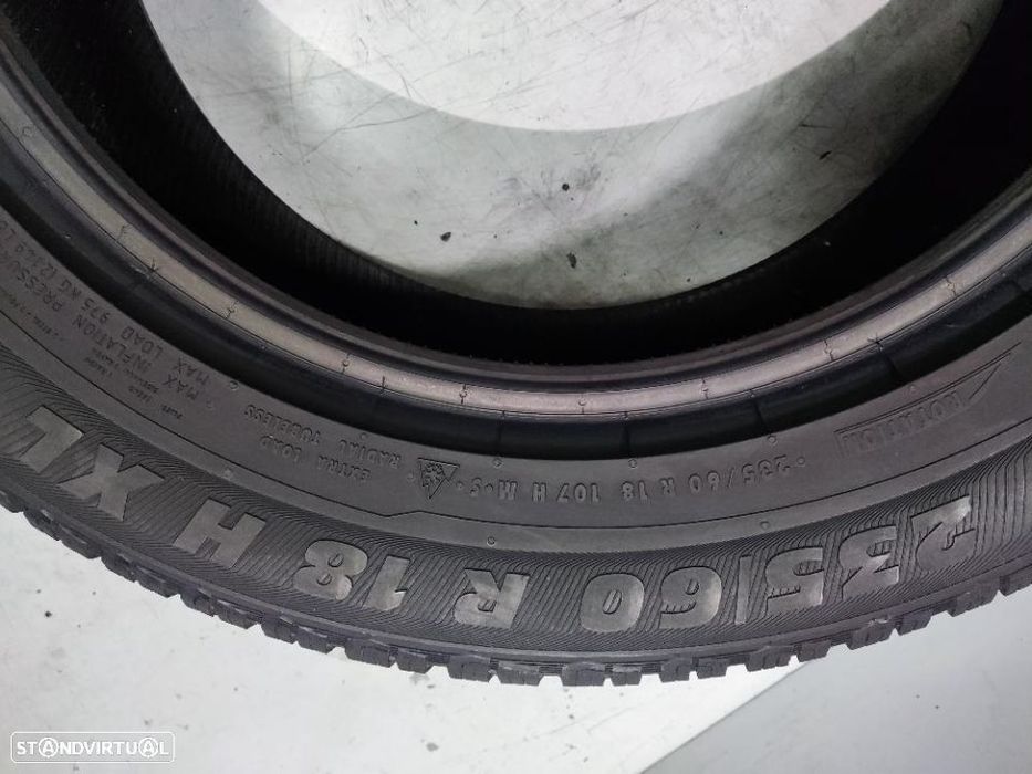 2 pneus semi novos 235-60r18 semperit - oferta dos portes