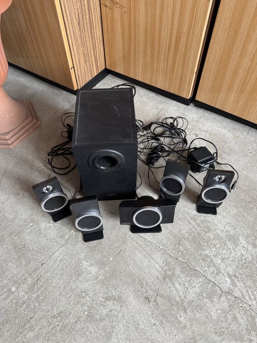 Głośniki plus tuba basowa CREATIVE