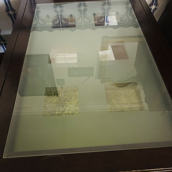 Mesa de jantar com tampo de vidro