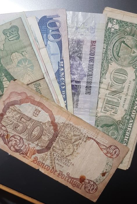 13 notas antigas portuguesas e estrangeiras