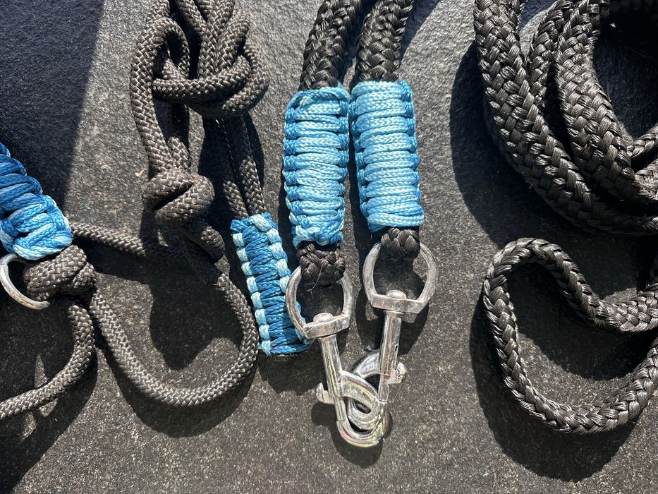 Halter dla konia z wodzami, czarno niebieski