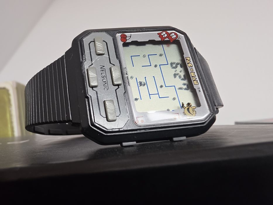 Pac-Man Nelsonic Game Watch 1982 -vintage LCD watch/game