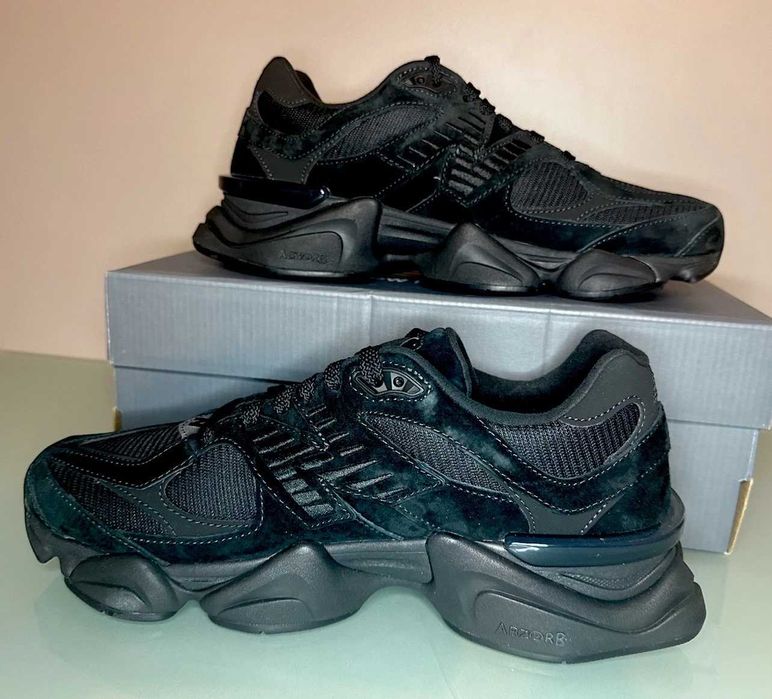 New Balance 9060 Triple Black r.37