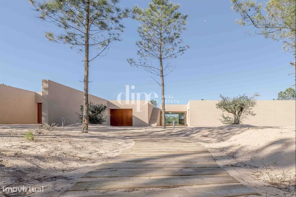 Luxuosa Moradia T4 inserido no empreendimento Melides Villas