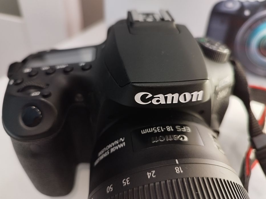 Canon 90 D+obiektyw 18-135 IS USM