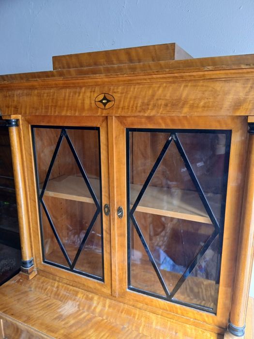 Komoda -serwatka Biedermeier