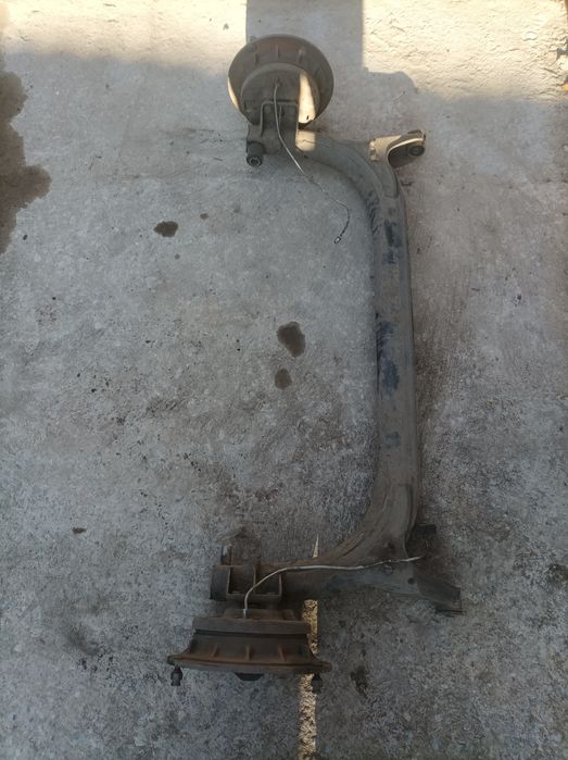 Задняя балка таврия и другие запчасти .б/у