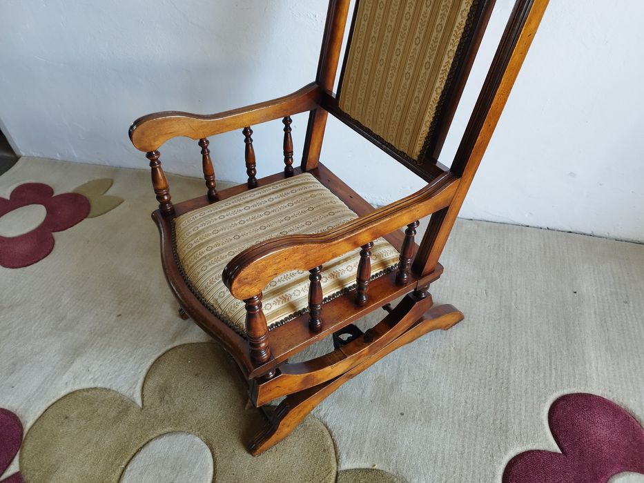 Amerykański fotel bujany Antyk początek XX wiek