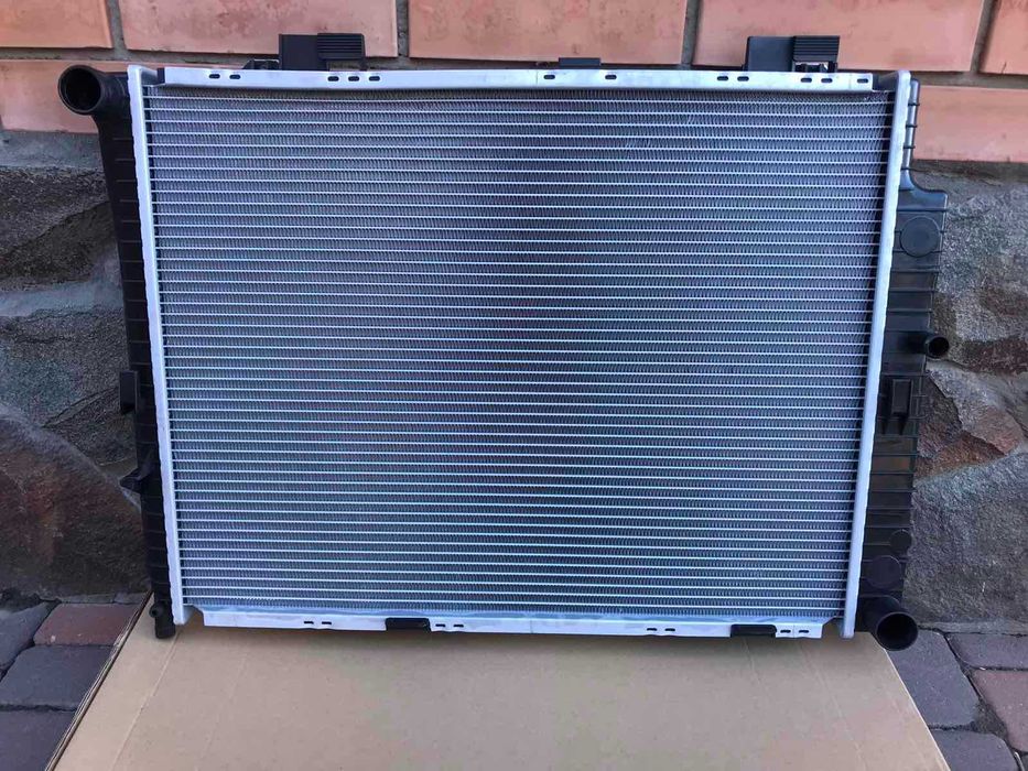 Радиатор Mercedes W210 2.7 CDI 3.2 CDI 95-03