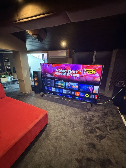 Hisense 110ux  (110 polegadas)