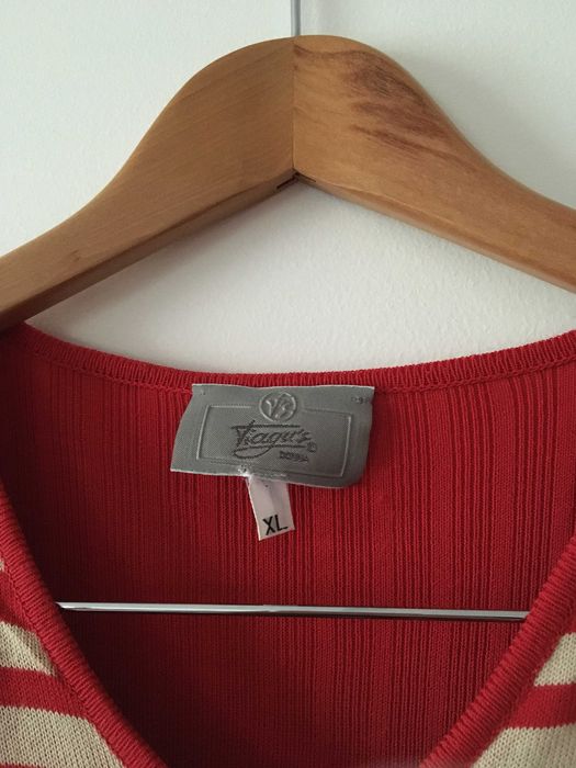 Tiagu's Red Sweater, Size XL, Shipping Included64586506110722121