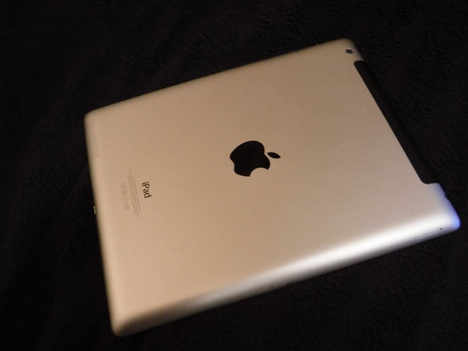 Tablet iPAD Model A1460  Z ETUI