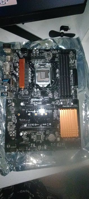 Материнська плата ASRock Z170 Pro4S | Socket 1151 | DDR4 | ATX
Продам